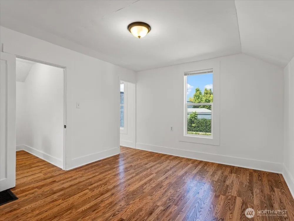 1108 W 14th Street W Vancouver, WA 98660