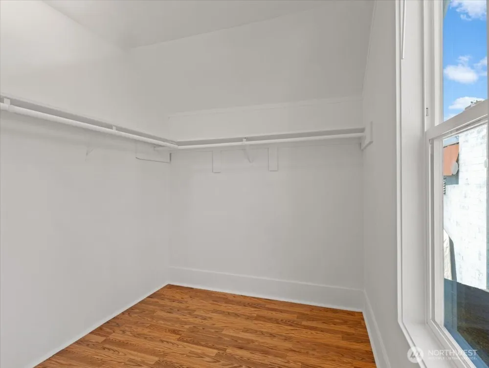 1108 W 14th Street W Vancouver, WA 98660
