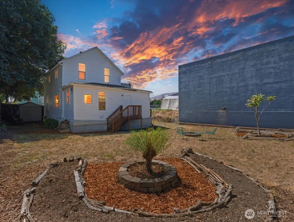 1108 W 14th Street W Vancouver, WA 98660