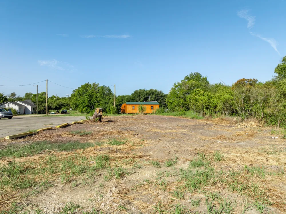 303 Elm Street Mart, TX 76664