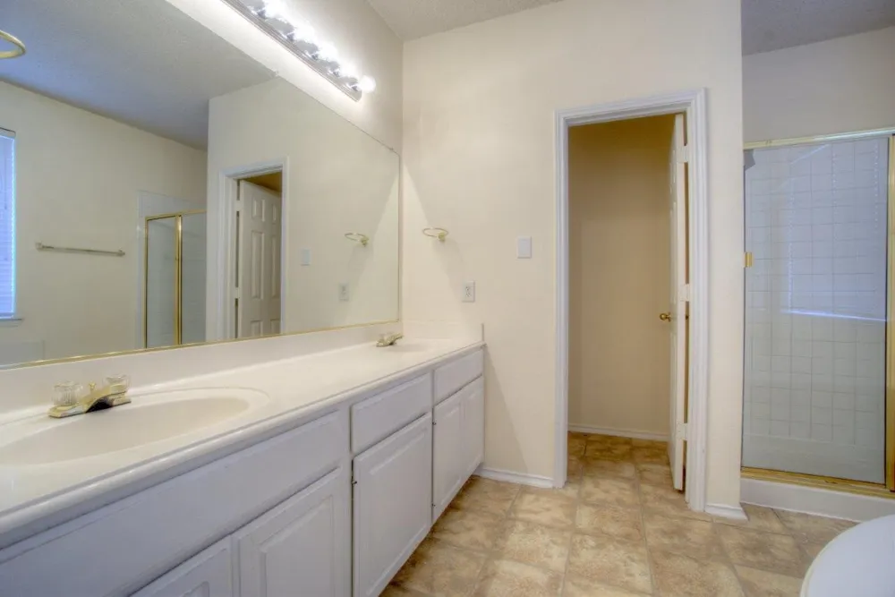 1369 Colby Drive Lewisville, TX 75067
