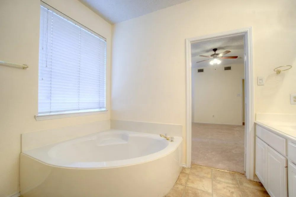 1369 Colby Drive Lewisville, TX 75067