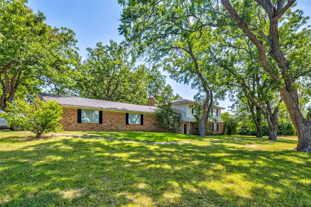 346 Smith Oak Road Sherman, TX 75090