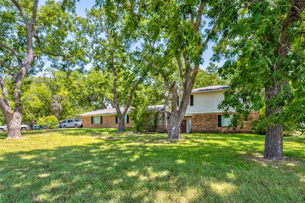 346 Smith Oak Road Sherman, TX 75090