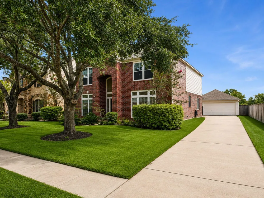 2302 Upland Park Drive Sugar Land, TX 77479