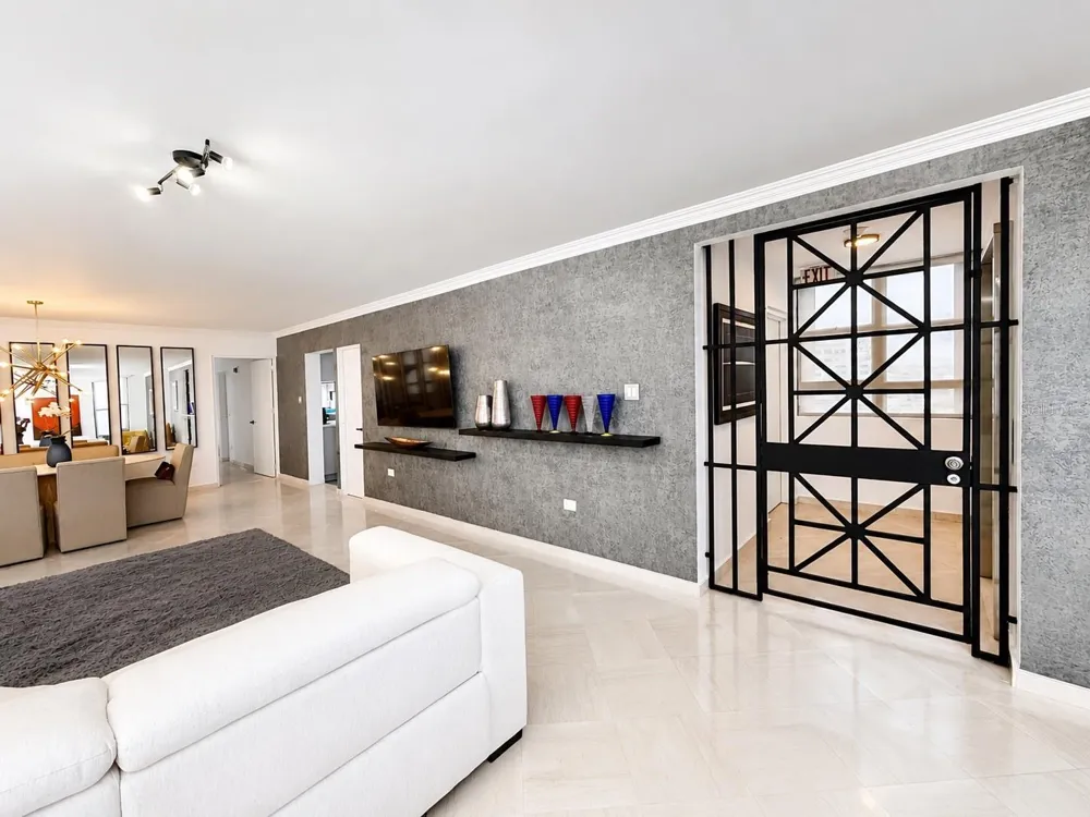7 Candina St., CANDINA SEA TOWER #1701 San Juan, PR 00907