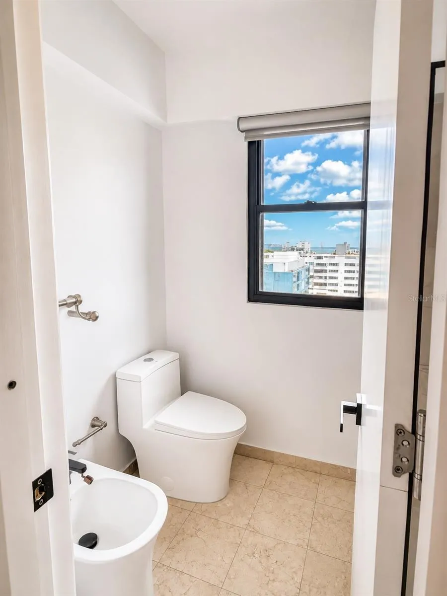 7 Candina St., CANDINA SEA TOWER #1701 San Juan, PR 00907