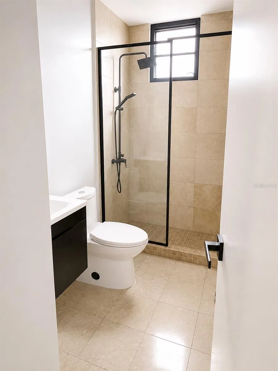 7 Candina St., CANDINA SEA TOWER #1701 San Juan, PR 00907
