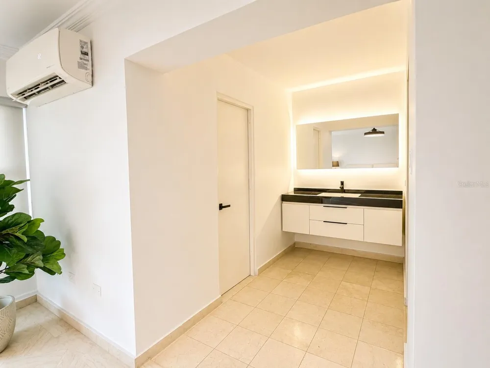 7 Candina St., CANDINA SEA TOWER #1701 San Juan, PR 00907