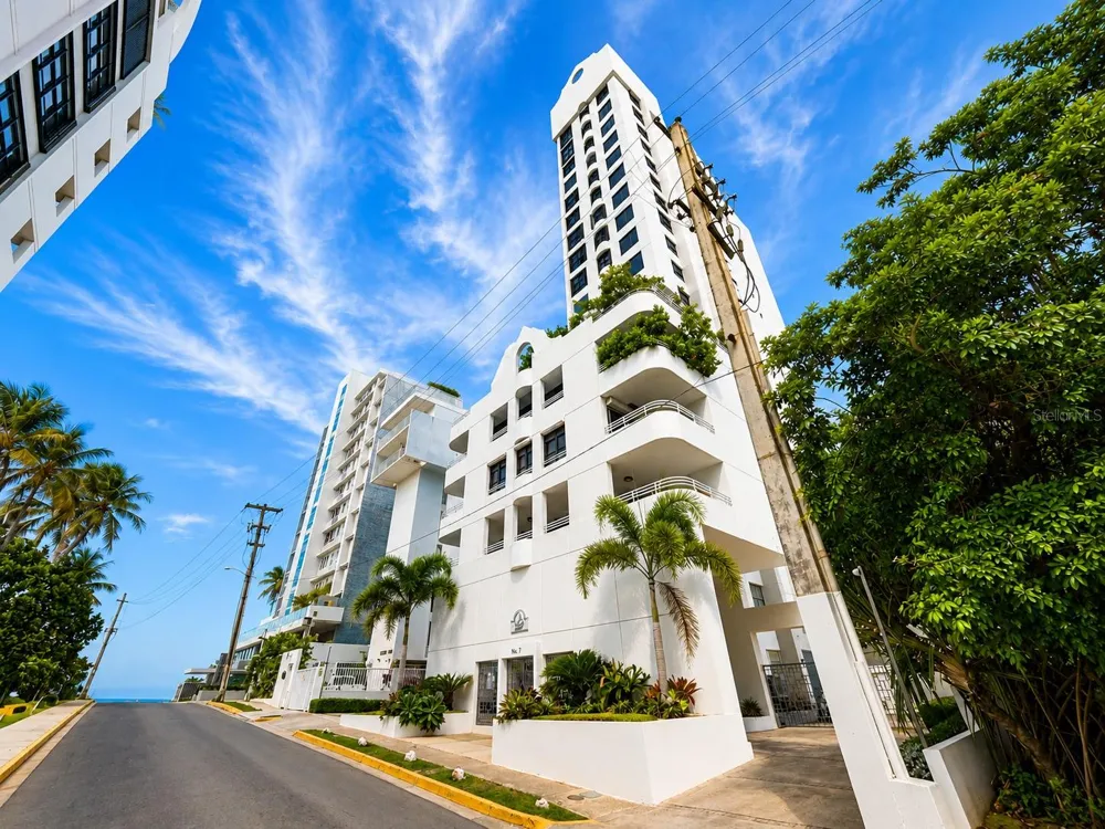 7 Candina St., CANDINA SEA TOWER #1701 San Juan, PR 00907
