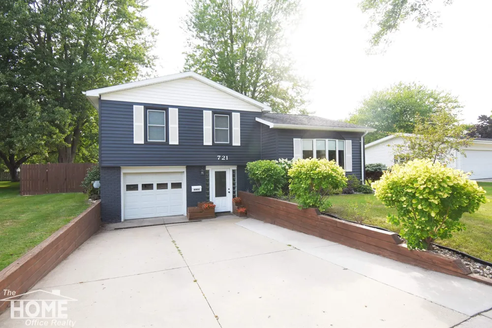 721 Huntington Drive Owosso City, MI 48867