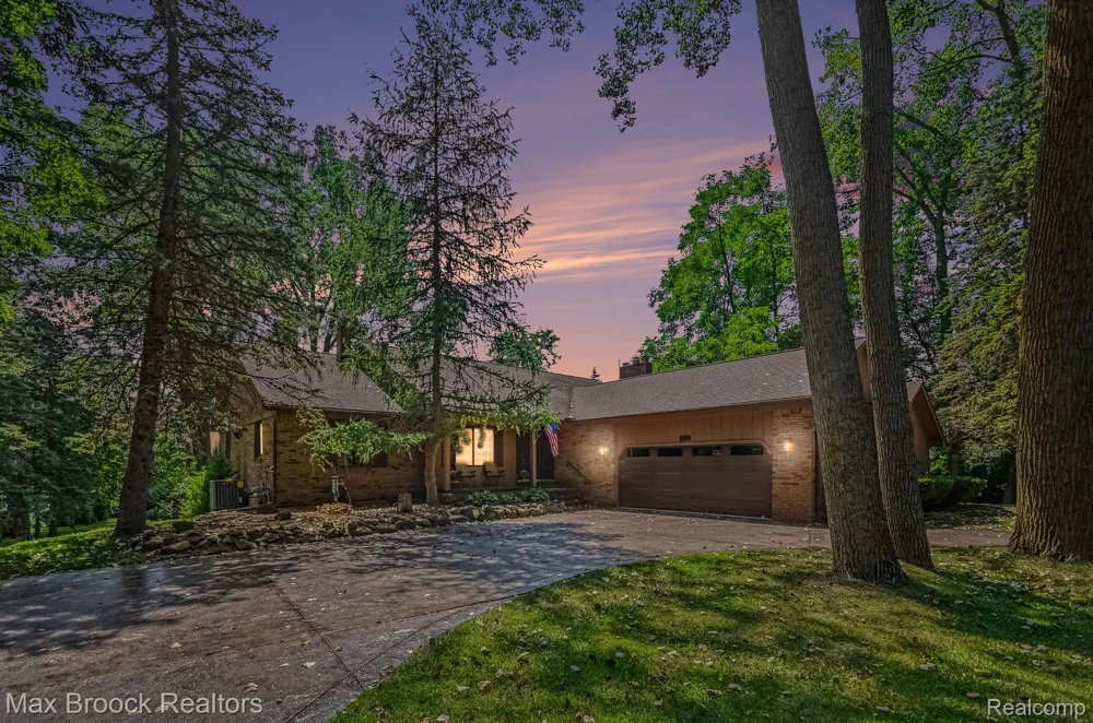 6925 W Church Street Independence Charter Township, MI 48346