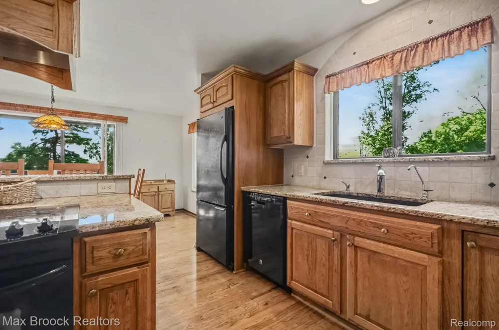 6925 W Church Street Independence Charter Township, MI 48346