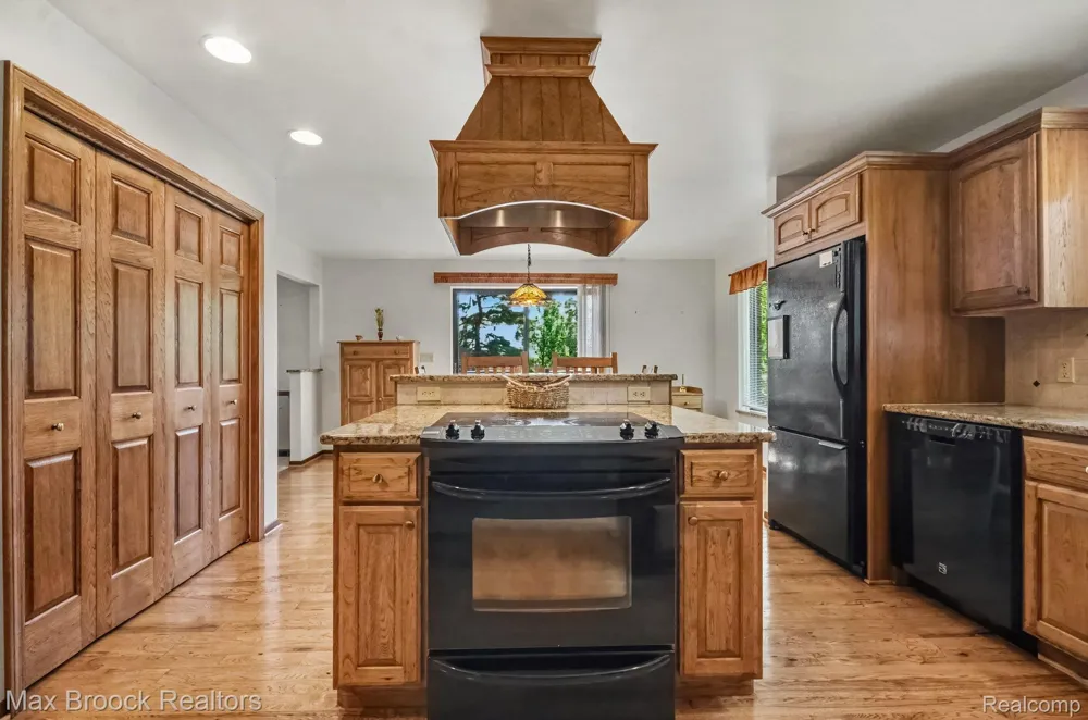 6925 W Church Street Independence Charter Township, MI 48346