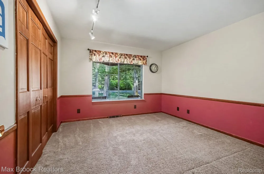6925 W Church Street Independence Charter Township, MI 48346