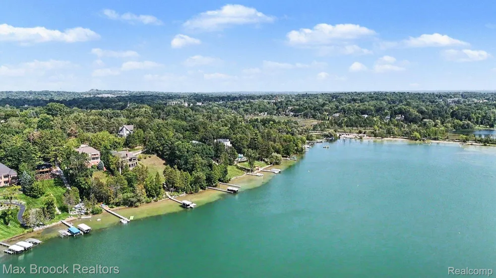 6925 W Church Street Independence Charter Township, MI 48346