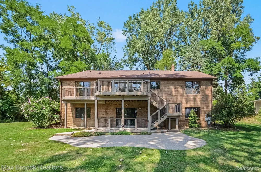 6925 W Church Street Independence Charter Township, MI 48346