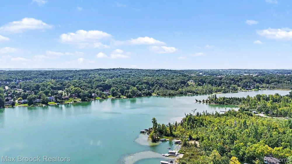 6925 W Church Street Independence Charter Township, MI 48346