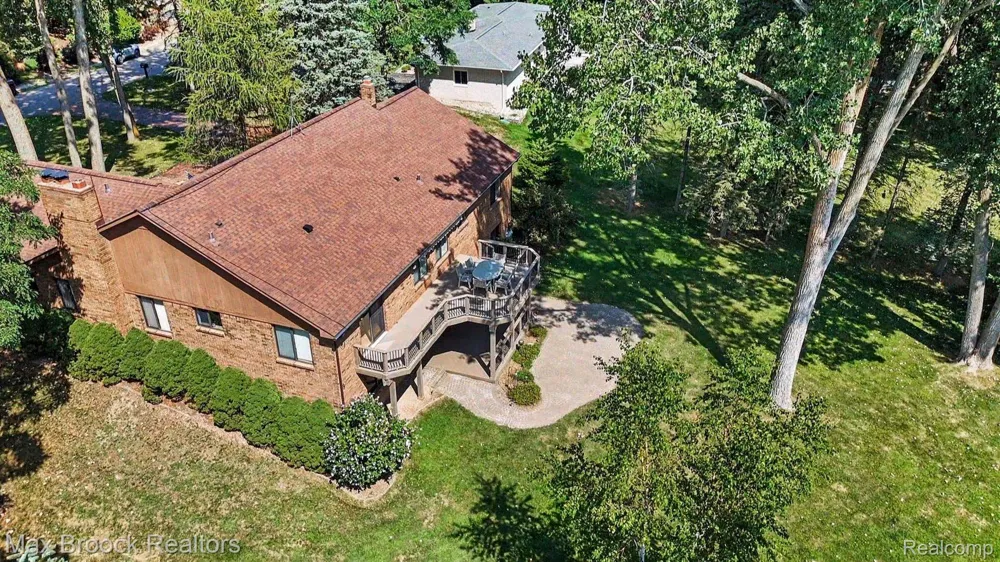 6925 W Church Street Independence Charter Township, MI 48346