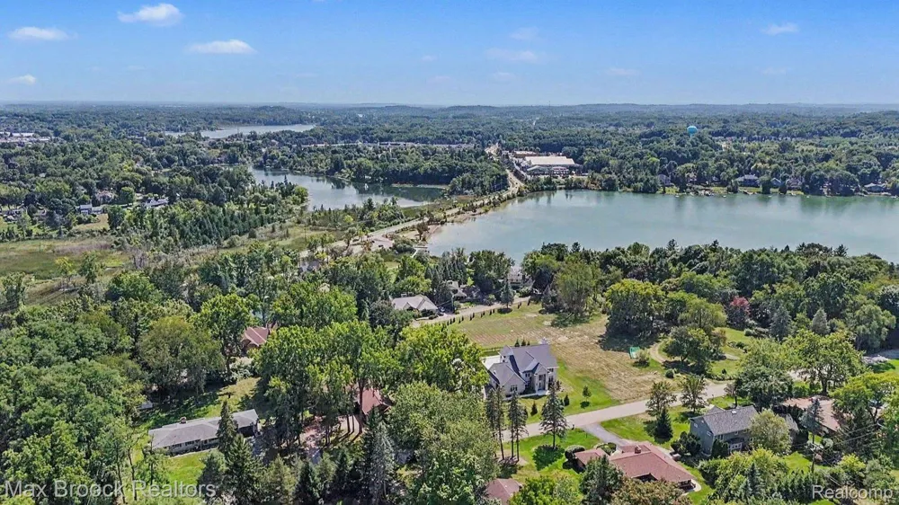 6925 W Church Street Independence Charter Township, MI 48346