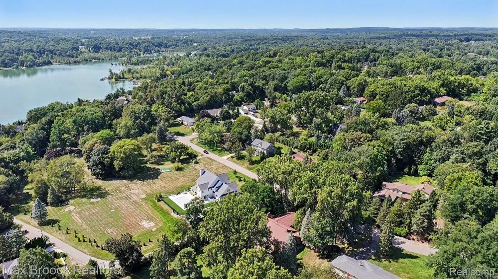 6925 W Church Street Independence Charter Township, MI 48346