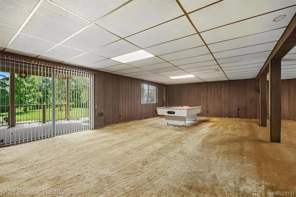6925 W Church Street Independence Charter Township, MI 48346