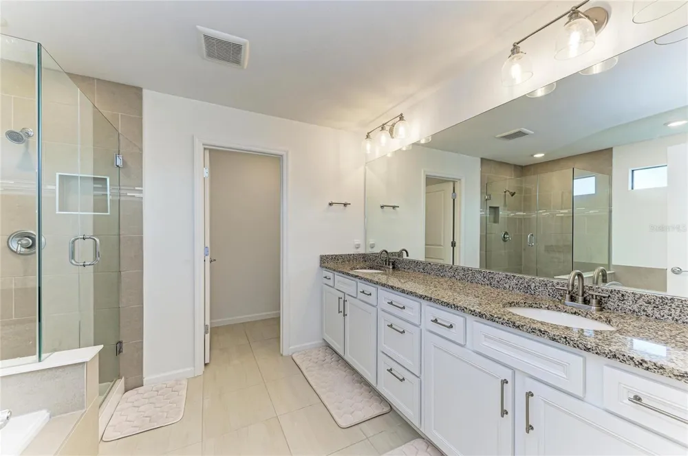 16251 HIDDEN OAK LOOP Bradenton, FL 34211
