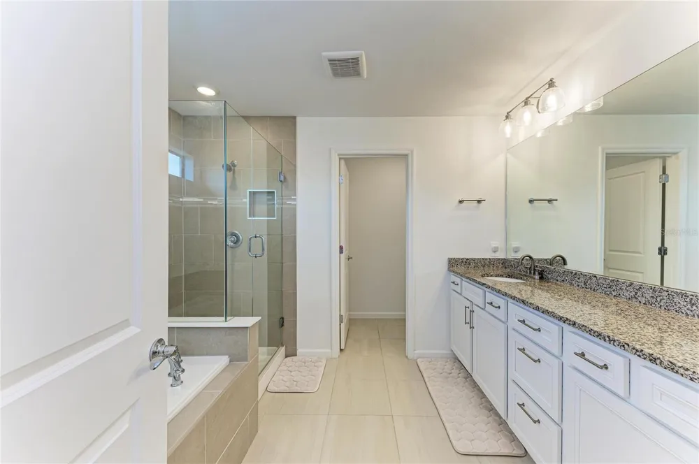 16251 HIDDEN OAK LOOP Bradenton, FL 34211