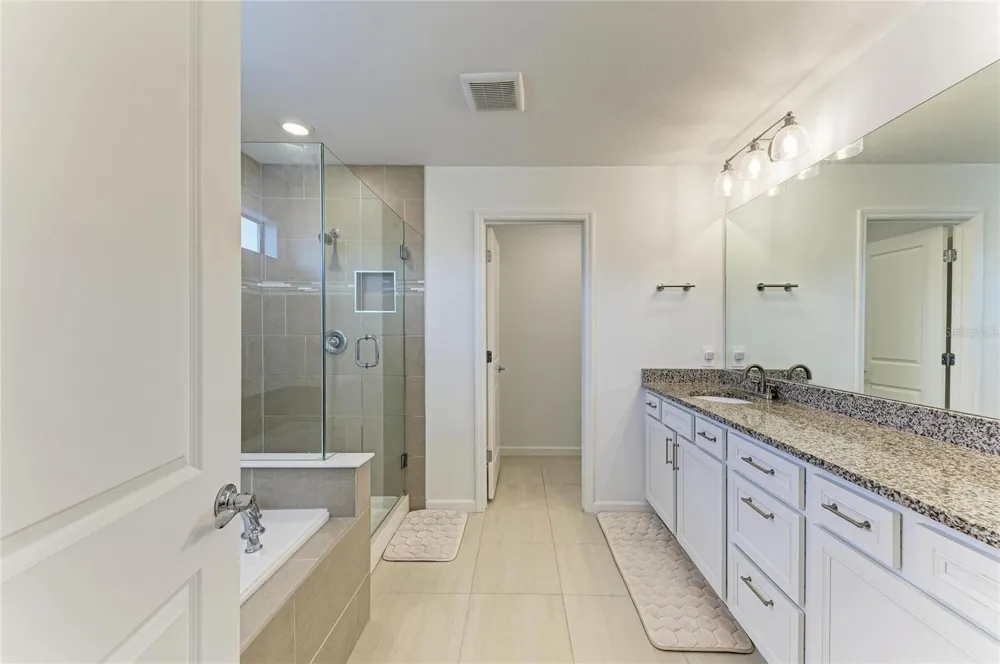 16251 HIDDEN OAK LOOP Bradenton, FL 34211