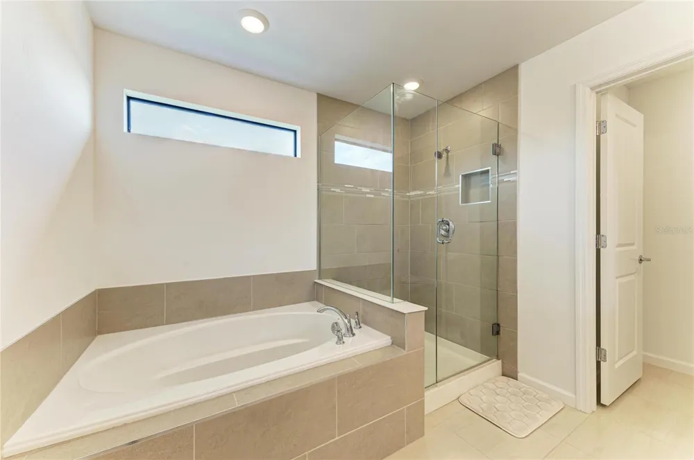 16251 HIDDEN OAK LOOP Bradenton, FL 34211