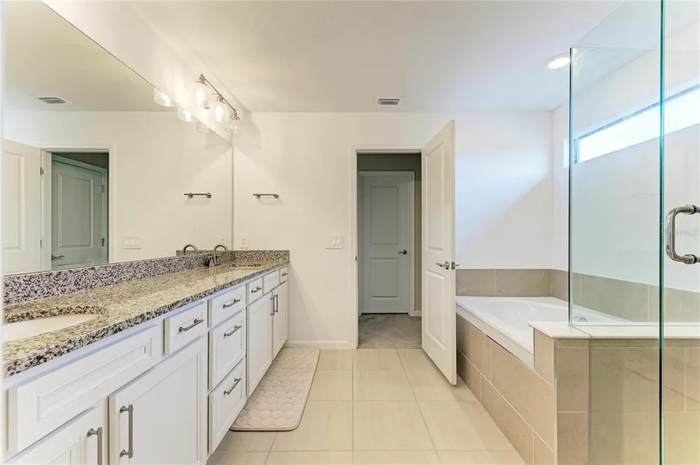 16251 HIDDEN OAK LOOP Bradenton, FL 34211