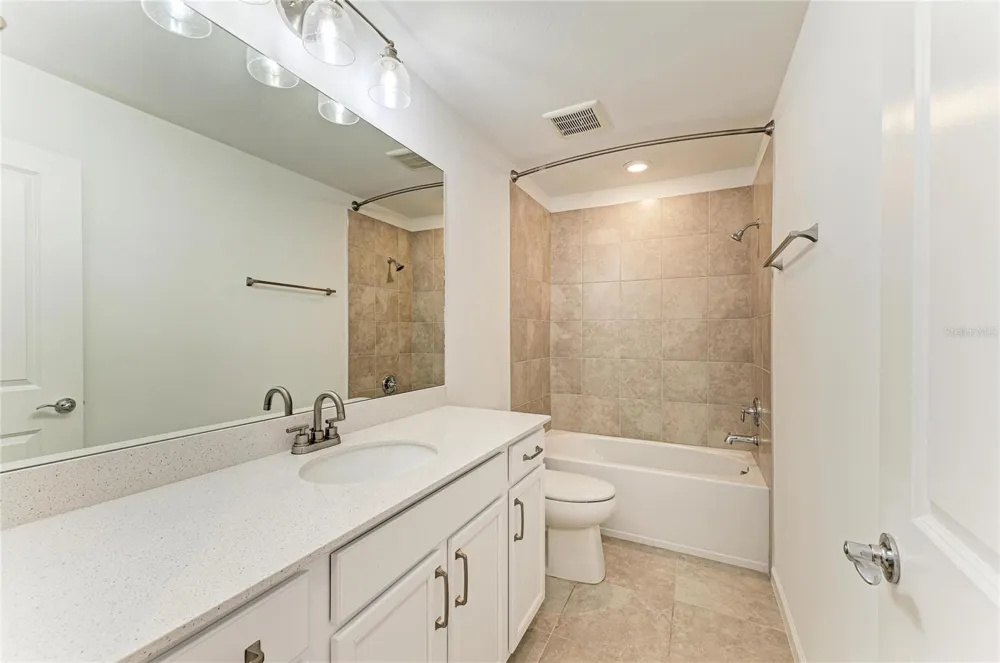16251 HIDDEN OAK LOOP Bradenton, FL 34211