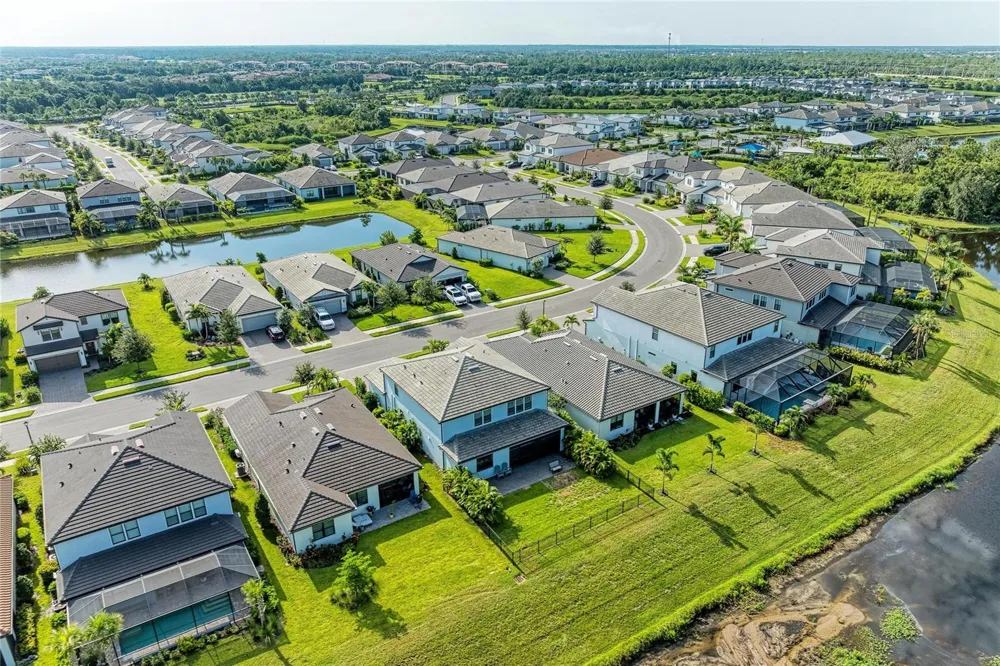 16251 HIDDEN OAK LOOP Bradenton, FL 34211