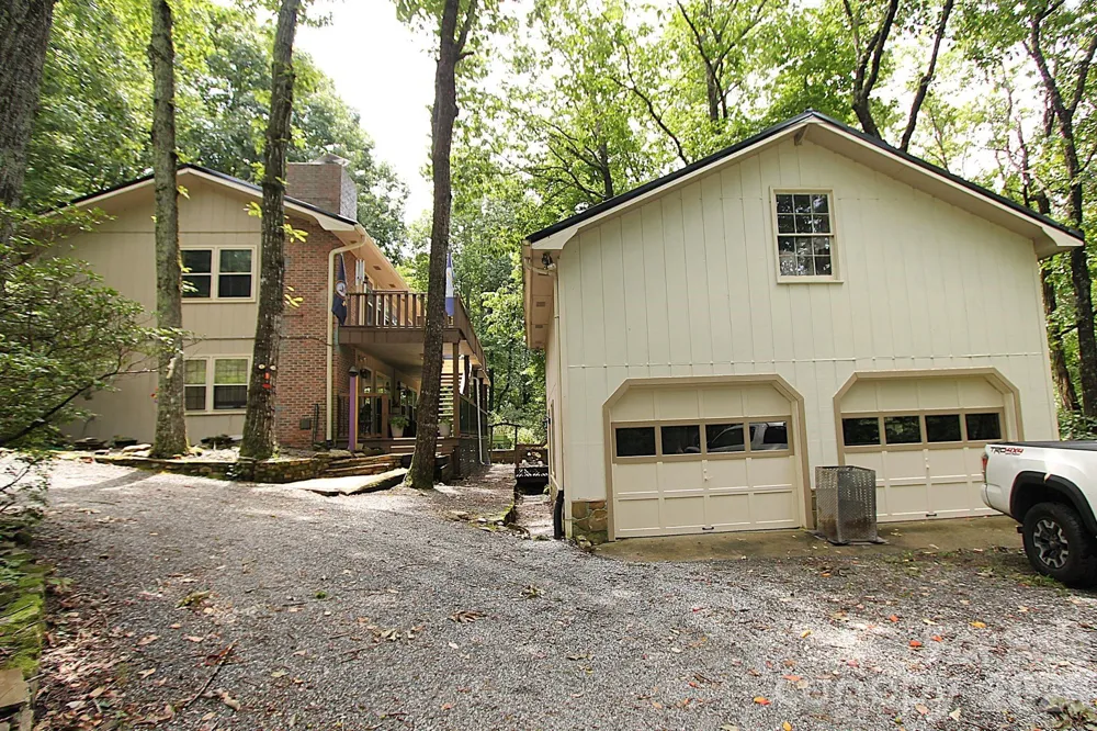 86 Pine Ridge Road Hendersonville, NC 28792