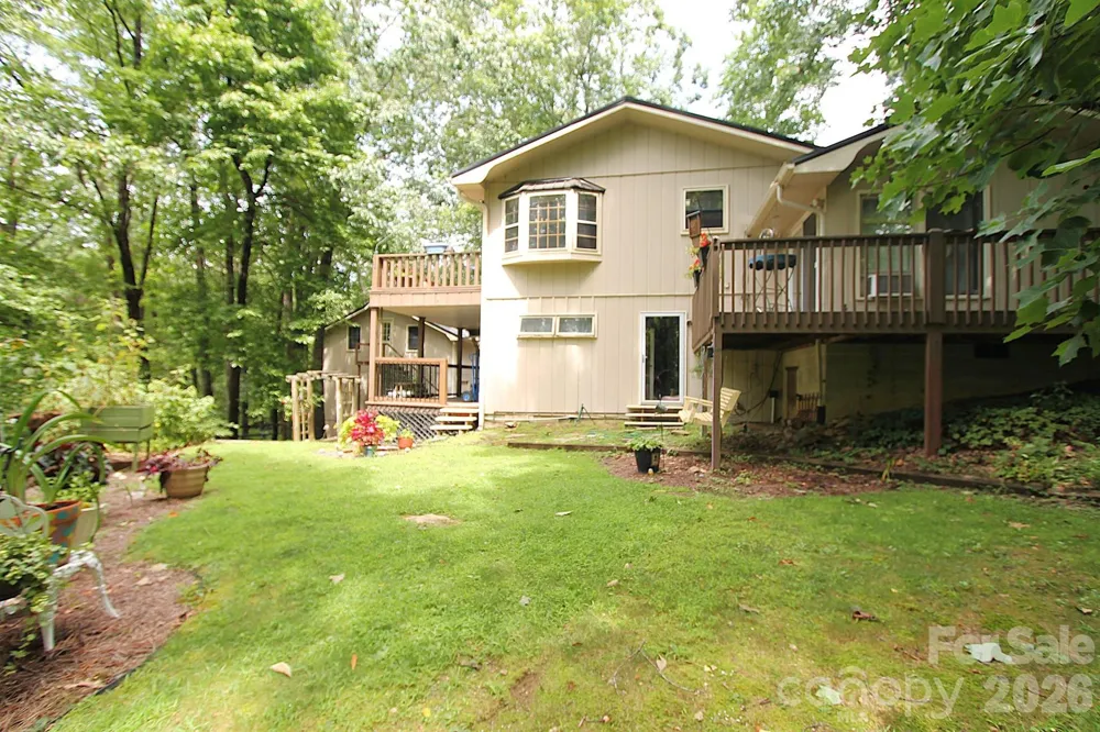 86 Pine Ridge Road Hendersonville, NC 28792
