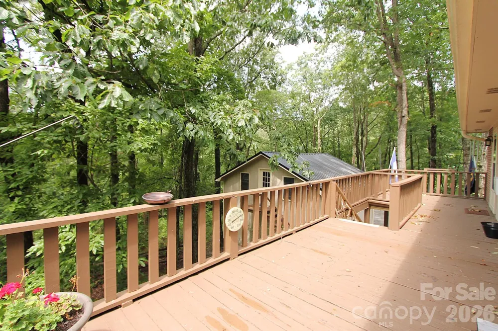 86 Pine Ridge Road Hendersonville, NC 28792