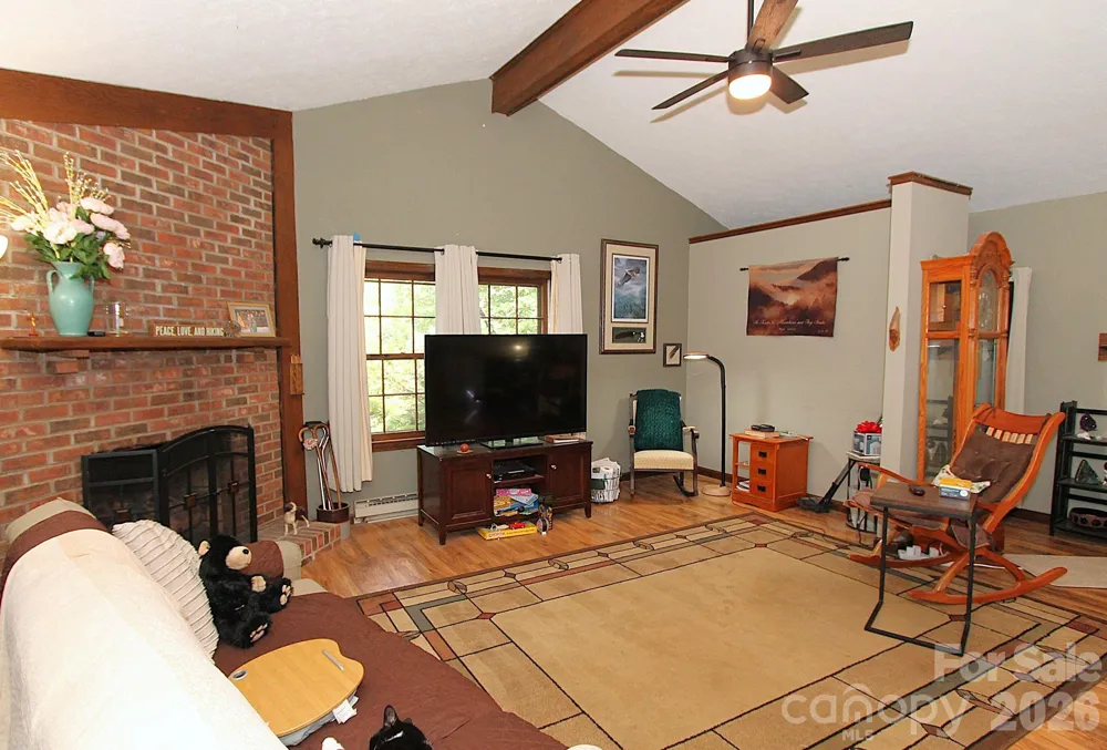 86 Pine Ridge Road Hendersonville, NC 28792