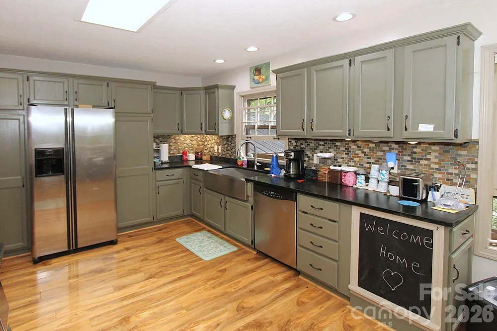 86 Pine Ridge Road Hendersonville, NC 28792