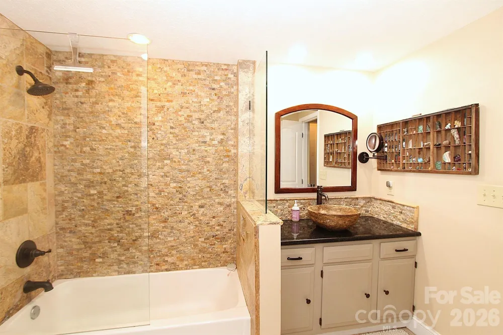 86 Pine Ridge Road Hendersonville, NC 28792