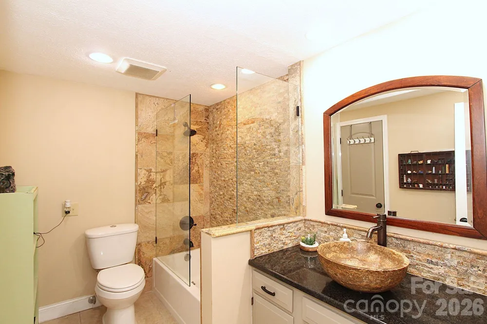 86 Pine Ridge Road Hendersonville, NC 28792