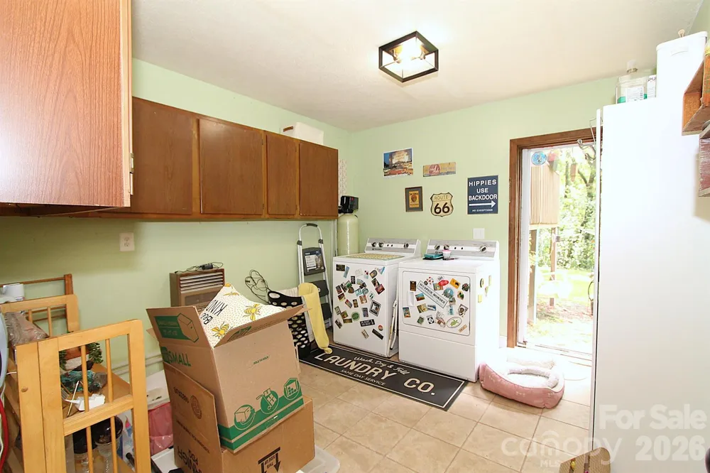 86 Pine Ridge Road Hendersonville, NC 28792