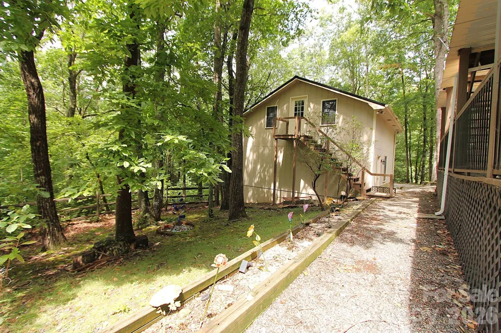 86 Pine Ridge Road Hendersonville, NC 28792