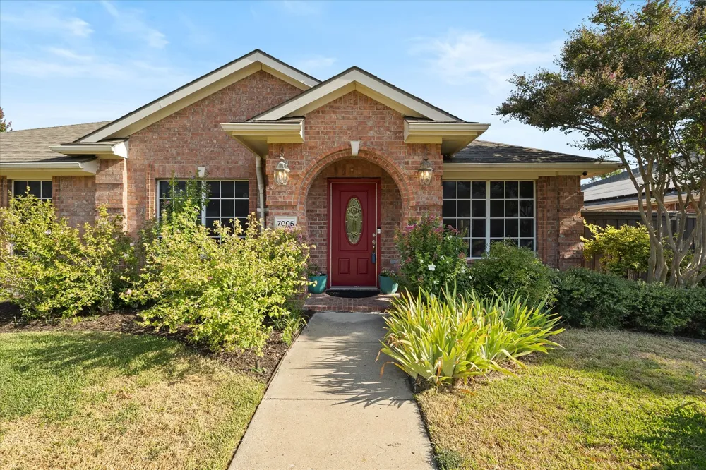 7005 Travelers Crossing Rowlett, TX 75089