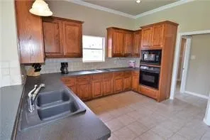 1321 Trophy Court W Midlothian, TX 76065