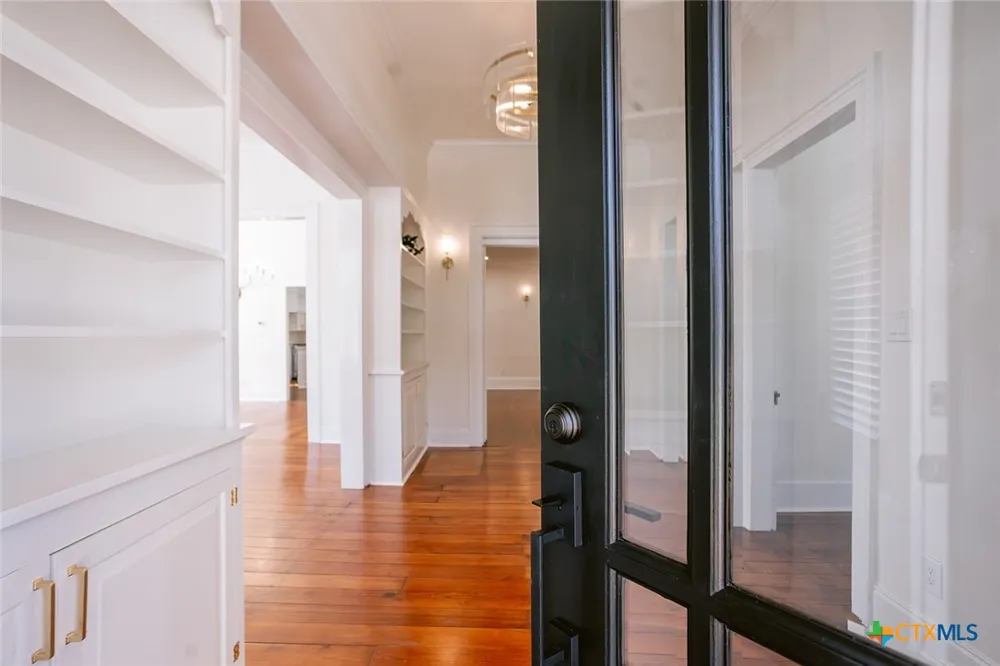 308 W Stayton Avenue Victoria, TX 77901
