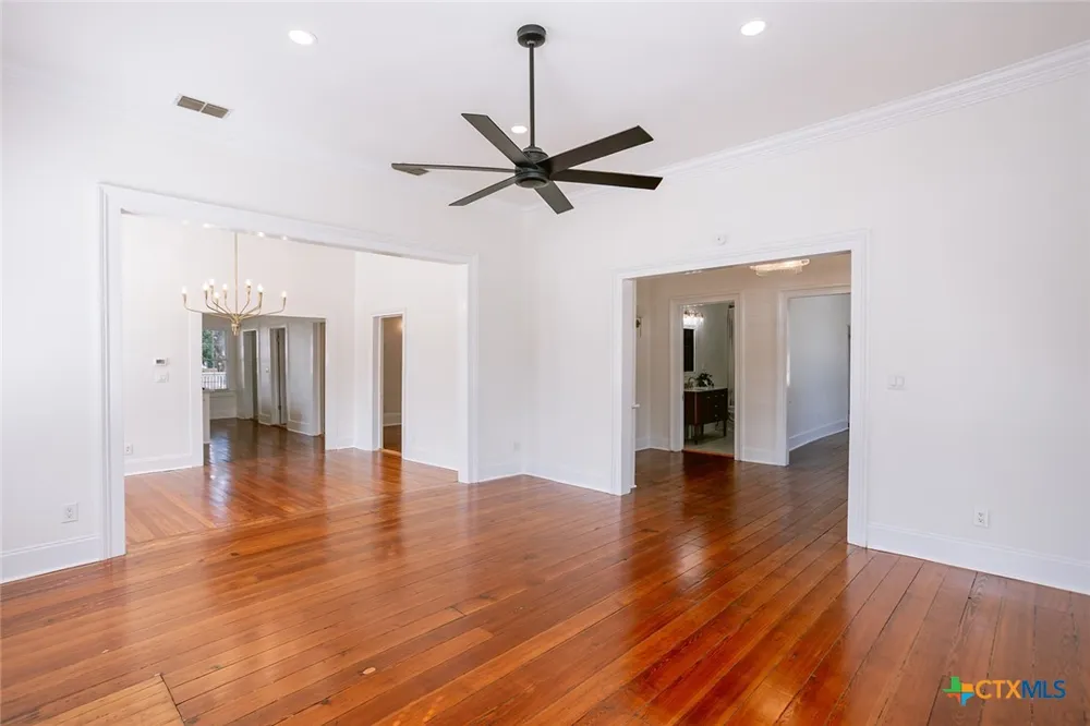 308 W Stayton Avenue Victoria, TX 77901