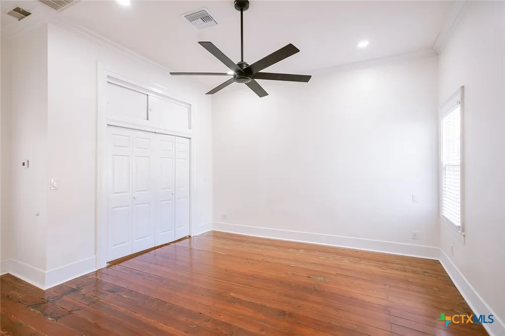 308 W Stayton Avenue Victoria, TX 77901