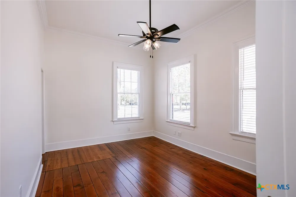 308 W Stayton Avenue Victoria, TX 77901