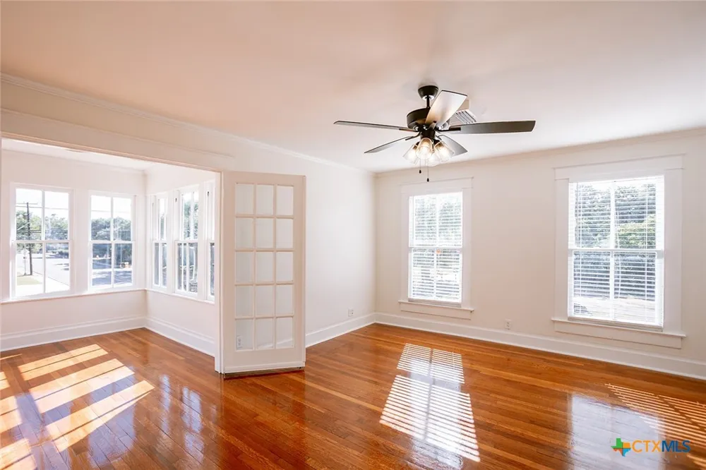 308 W Stayton Avenue Victoria, TX 77901