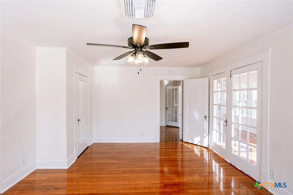 308 W Stayton Avenue Victoria, TX 77901